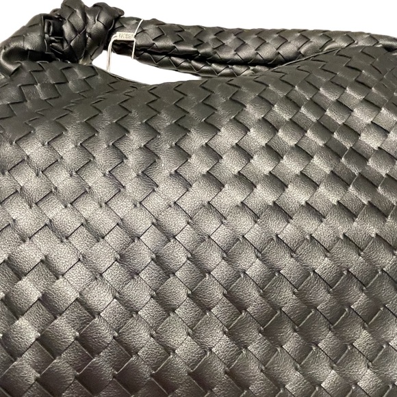 Urban Expansion Woven Hobo Shoulder Bag Black Vegan Leather NWT Sz 17”W x 11”T - Picture 4 of 8